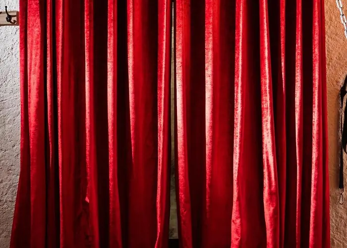 Le Confidentiel - Le Refuge De Vos Desirs Secrets *