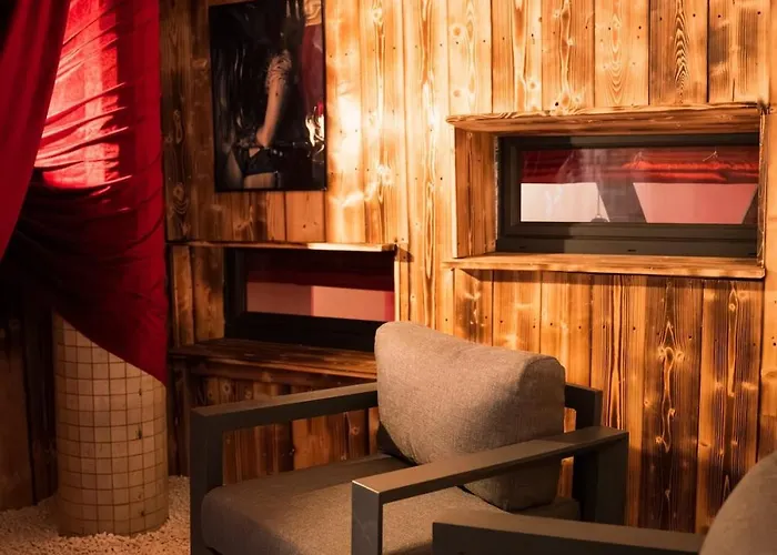 Le Confidentiel - Le Refuge De Vos Desirs Secrets *